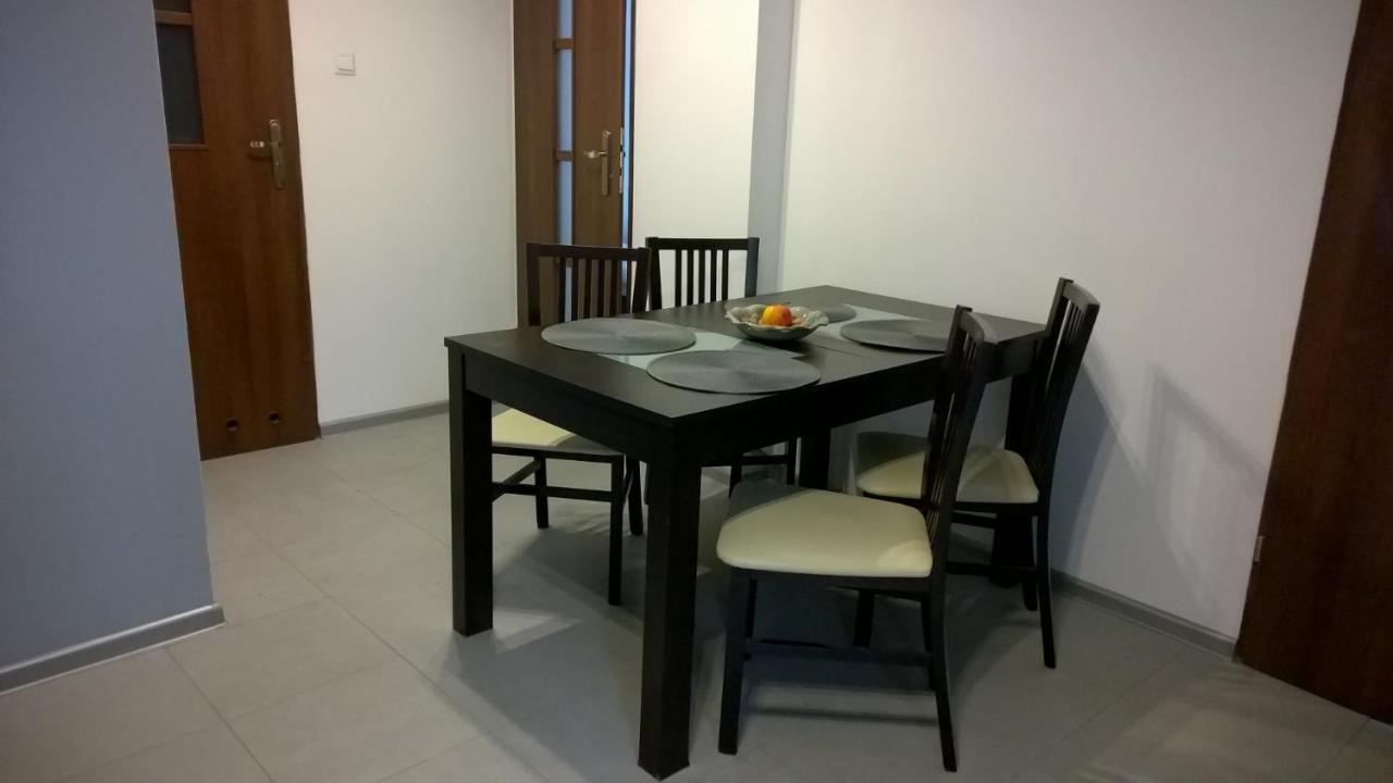 Apartamento Ostoja Czersk Zamek Gora Kalwaria Exterior foto